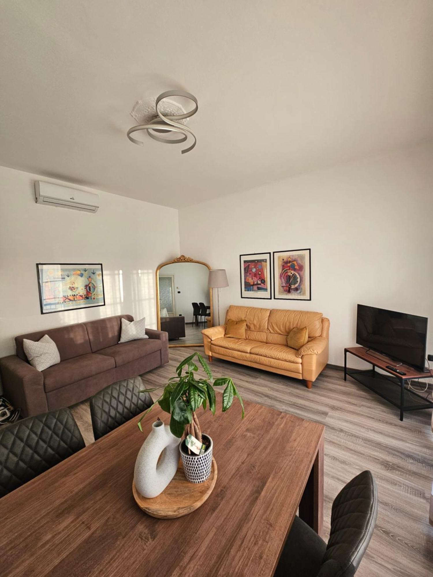 Casa Sara Como Lake Parcheggio Interno Privato 케르노비오 외부 사진