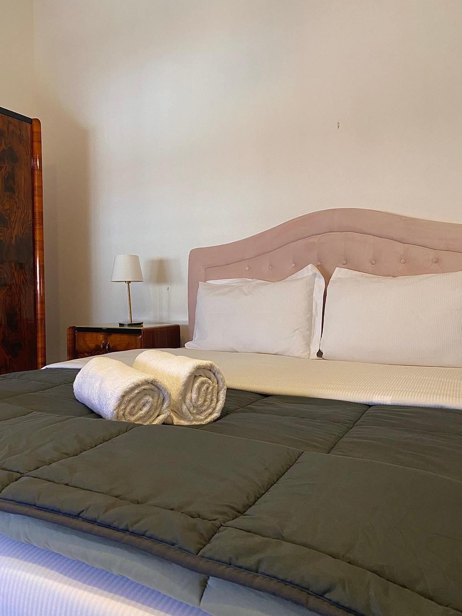 Casa Sara Como Lake Parcheggio Interno Privato 케르노비오 외부 사진
